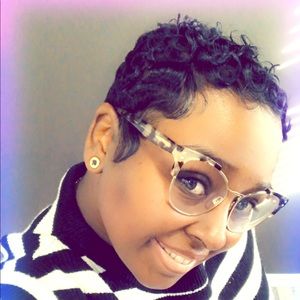 Meet your Posher, Deandra